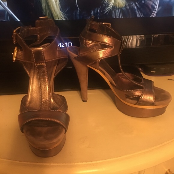 Gucci heels 38/sz8 - Picture 2 of 8